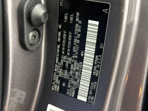 Used 2023 Toyota Sienna XLE FWD image 36