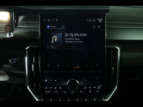 Used 2025 GMC Acadia Elevation image 27