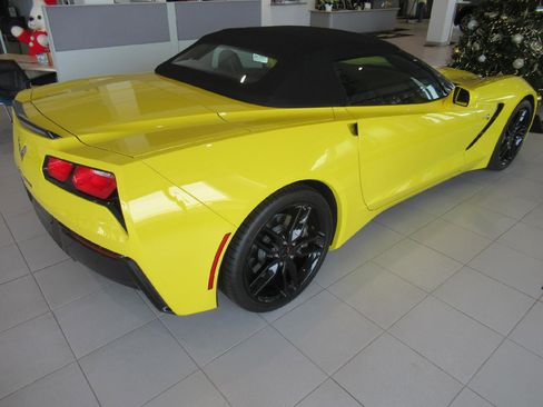 Used 2019 Chevrolet Corvette Stingray Convertible w/ 2LT Preferred Equipment Group image 4
