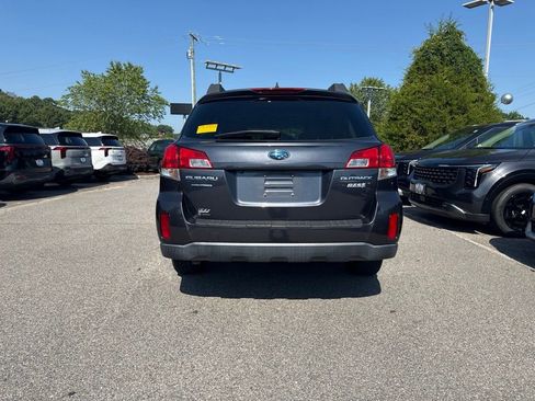 Used 2011 Subaru Outback 2.5i Limited AWD/4WD image 4