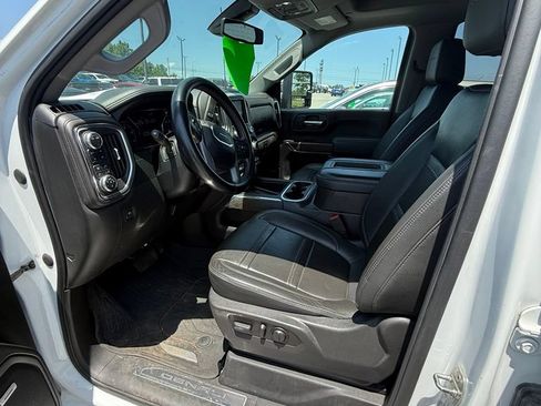 Used 2022 GMC Sierra 3500 Denali AWD/4WD image 5