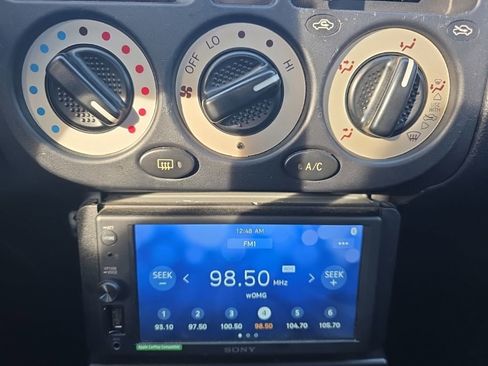 Used 2000 Toyota MR2 Base image 25