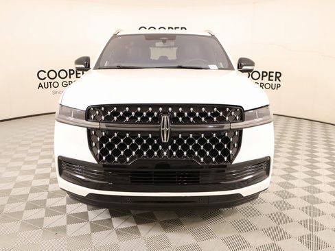 New 2025 Lincoln Navigator Black Label AWD/4WD image 9