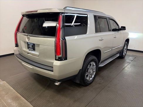 Used 2015 Cadillac Escalade Luxury image 10