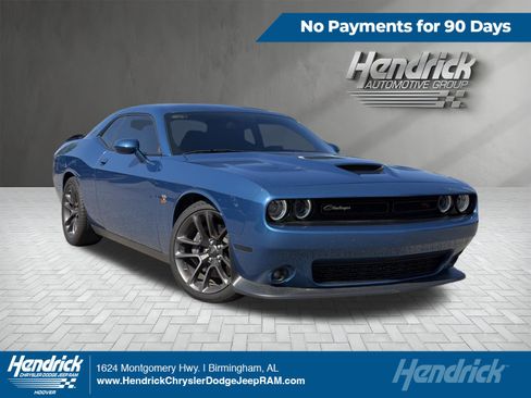 Used 2022 Dodge Challenger R/T Scat Pack RWD image 1