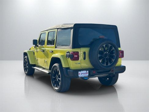 Used 2022 Jeep Wrangler Unlimited Sahara image 7
