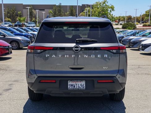 Used 2024 Nissan Pathfinder SV FWD image 5