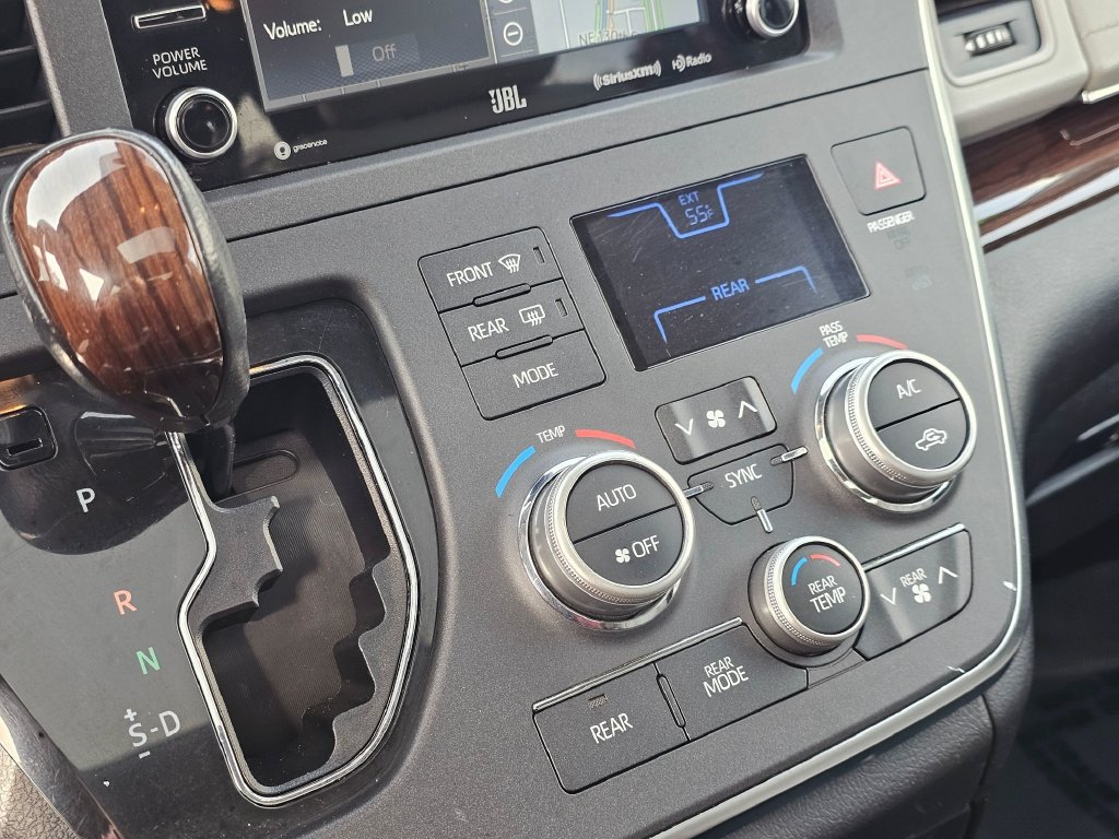 Used 2019 Toyota Sienna Limited Premium AWD/4WD image 32