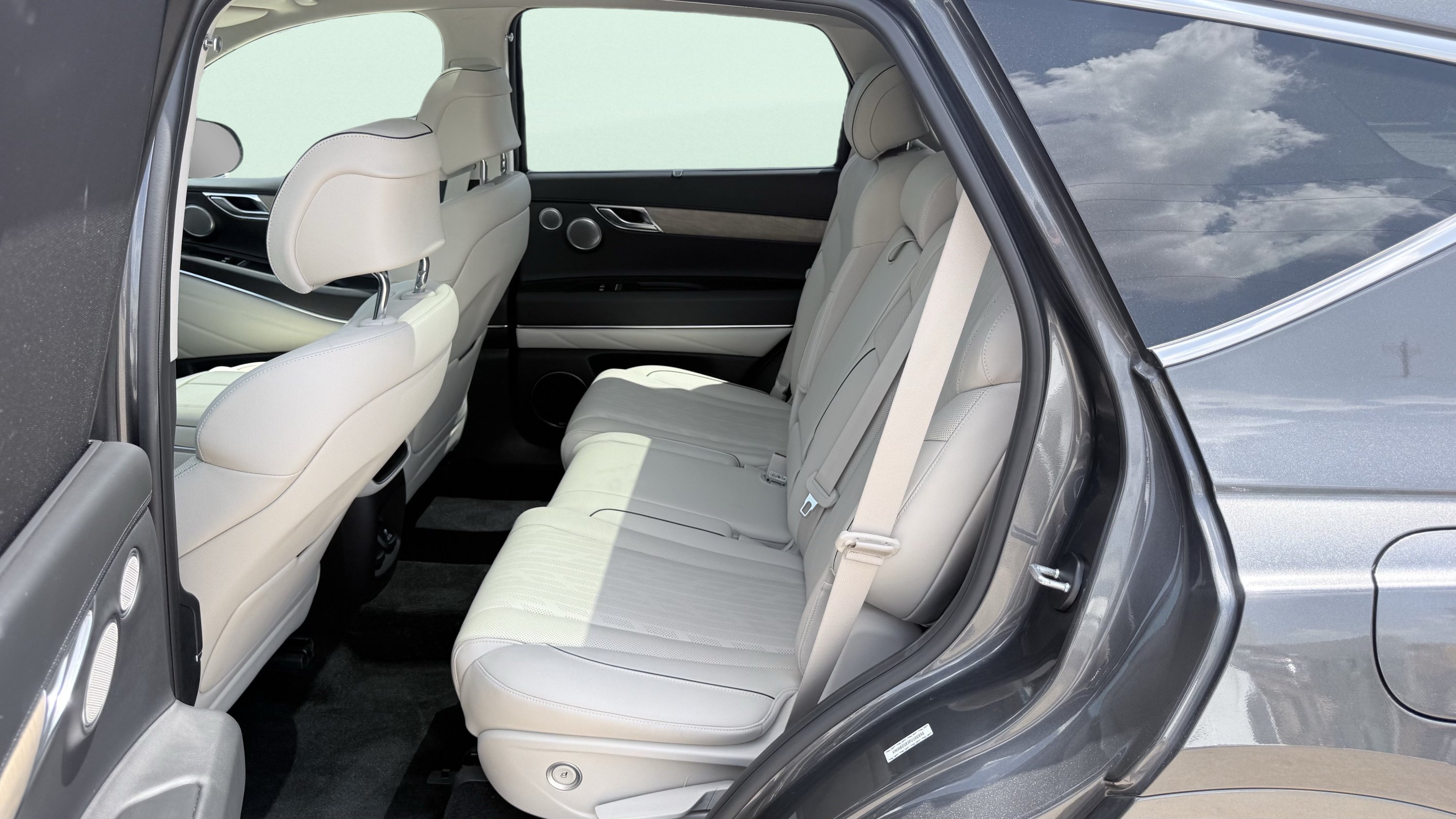 Used 2023 Genesis GV80 2.5T w/ Advanced Package AWD/4WD image 4