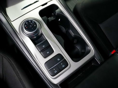 Used 2023 Ford Explorer XLT RWD image 15