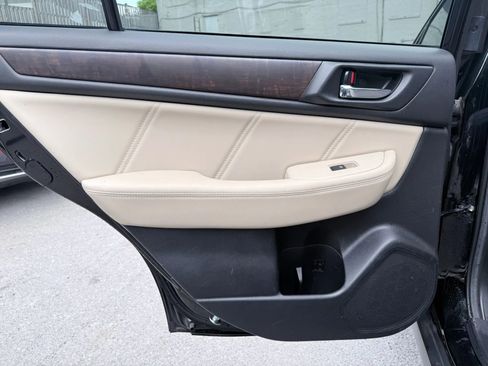 Used 2019 Subaru Outback 2.5i Limited AWD/4WD image 13