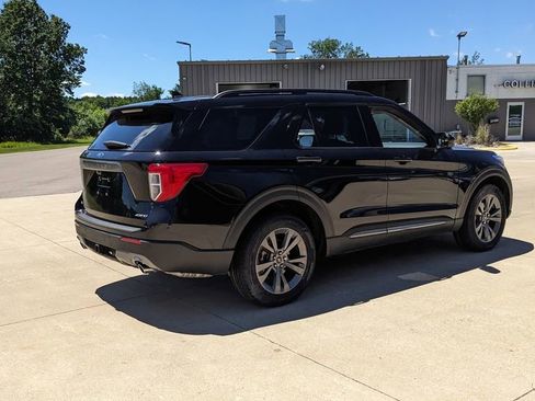 Used 2024 Ford Explorer XLT w/ Equipment Group 202A AWD/4WD image 3