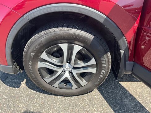 Used 2018 Toyota RAV4 LE w/ All Weather Liner Package AWD/4WD image 27