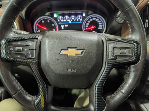 Used 2021 Chevrolet Silverado 2500 High Country w/ Technology Package image 9