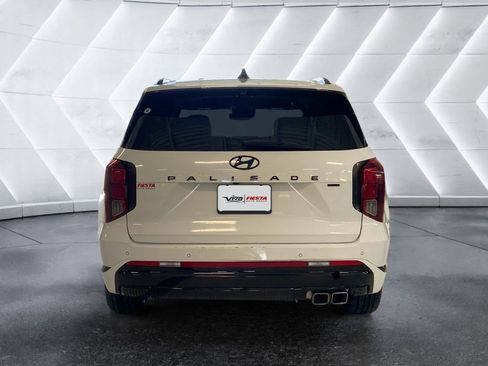 Used 2024 Hyundai Palisade Calligraphy image 5