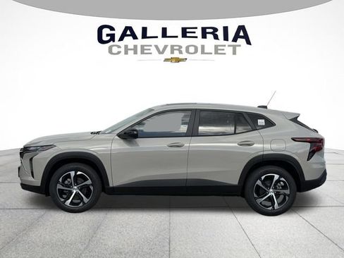 New 2026 Chevrolet Trax RS w/ Sunroof Package FWD image 4