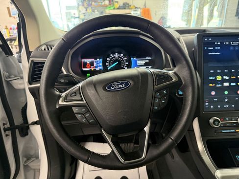 Used 2024 Ford Edge SEL w/ Convenience Package image 22