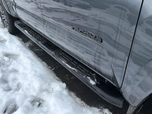 Used 2022 Toyota Tacoma TRD Sport image 6