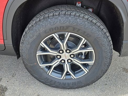 New 2026 GMC Acadia AT4 w/ LPO, Floor Liner Package AWD/4WD image 11