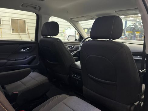 Used 2020 Chevrolet Traverse LT w/ Driver Confidence II Package AWD/4WD image 33