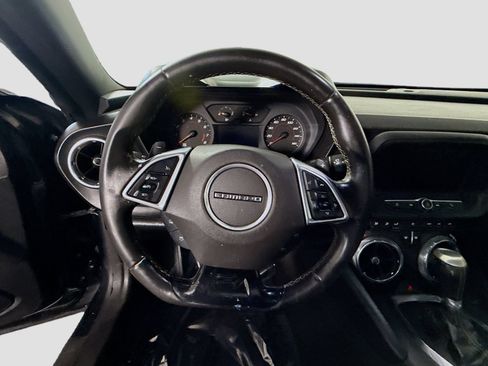Used 2020 Chevrolet Camaro LT RWD image 9