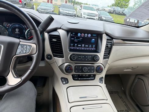 Used 2018 GMC Yukon Denali AWD/4WD image 21