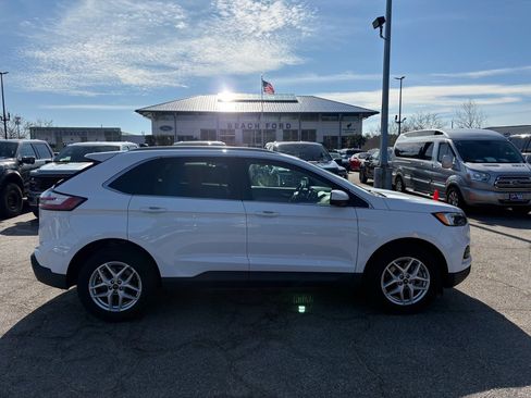 Used 2022 Ford Edge SEL w/ Convenience Package image 4