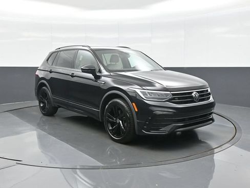 Used 2023 Volkswagen Tiguan SE R-Line FWD image 1