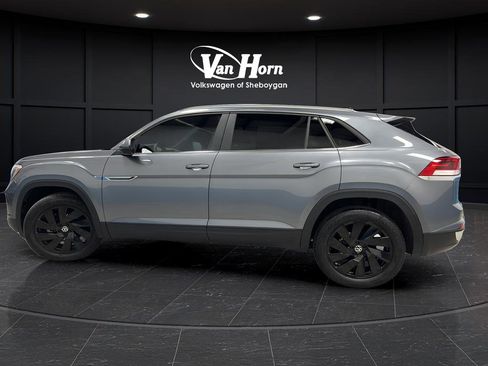 Used 2024 Volkswagen Atlas Cross Sport SE w/ Black Wheel Package AWD/4WD image 4