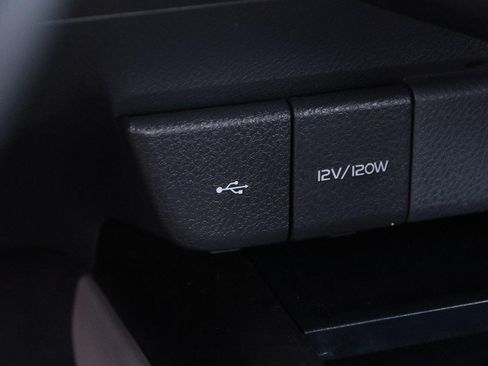Used 2022 Toyota Camry SE FWD image 19