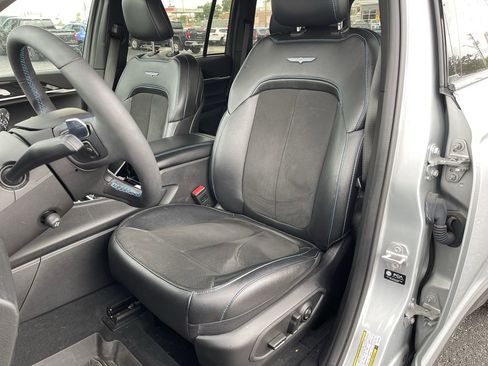 Used 2022 Jeep Grand Cherokee Trailhawk w/ Advanced Protech Group II AWD/4WD image 19