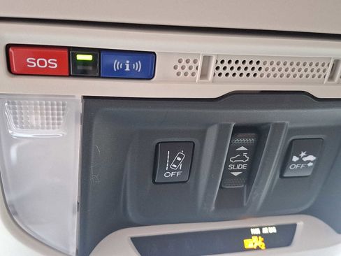 Used 2023 Subaru Forester Touring image 29