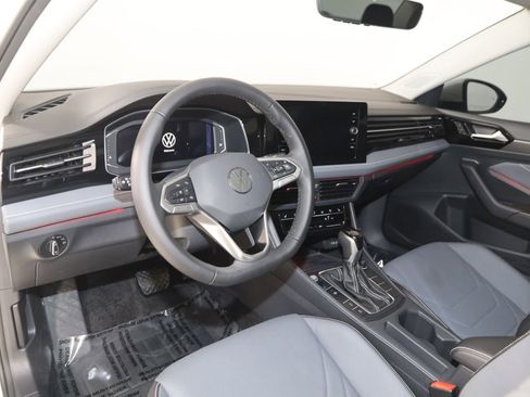 Used 2025 Volkswagen Jetta SEL FWD image 25