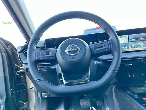 Certified 2025 Nissan Kicks SR image 26