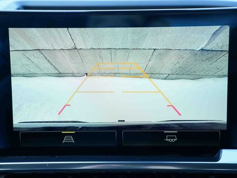 Used 2023 Chevrolet Silverado 1500 LT image 38