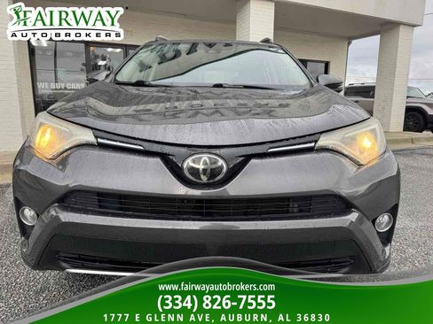 Used 2018 Toyota RAV4 XLE image 3