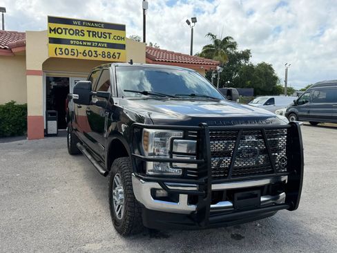 Used 2019 Ford F250 4x4 SuperCrew Lariat w/ Camper Package image 2