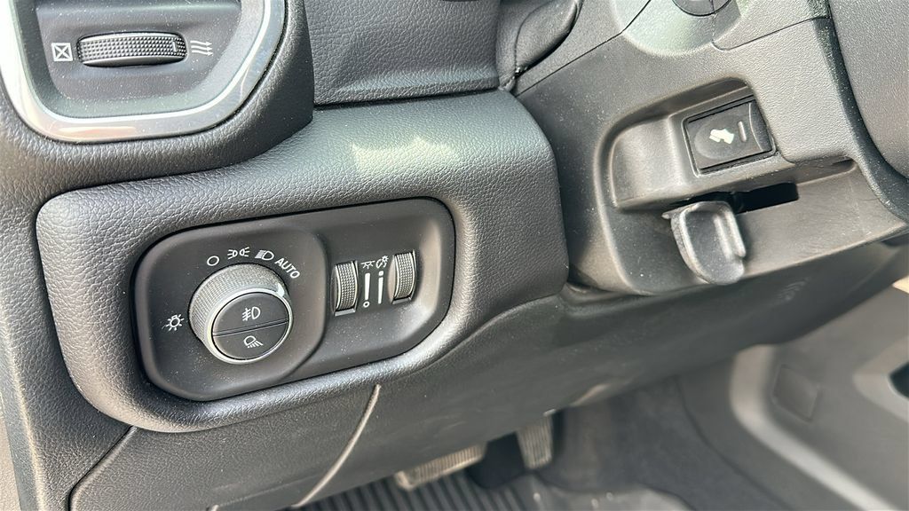 Used 2020 RAM 2500 Laramie AWD/4WD image 17