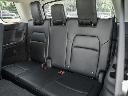 Used 2024 Nissan Pathfinder Platinum w/ Black Appearance Package image 39