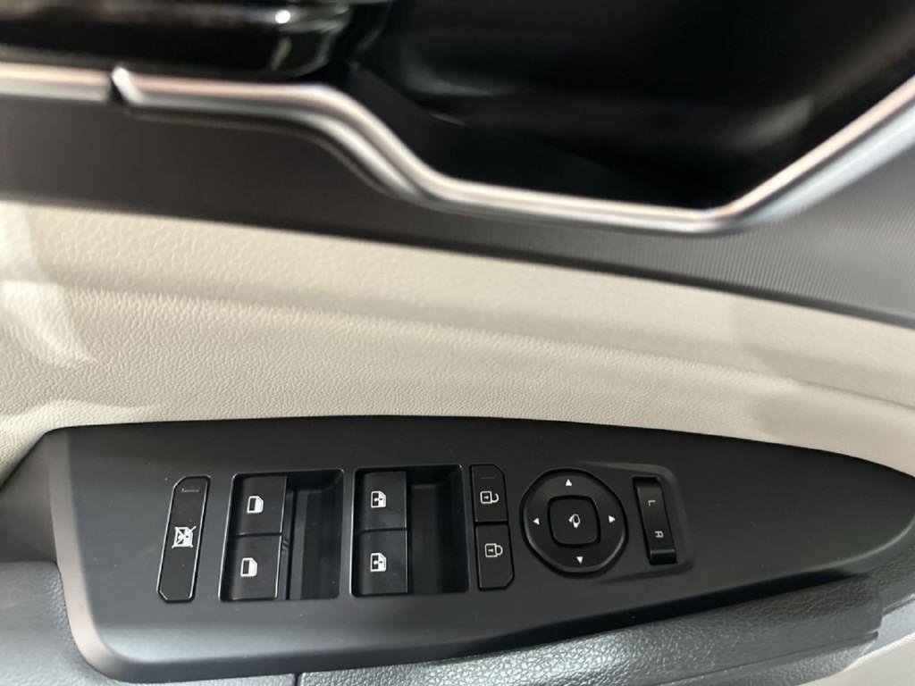 New 2026 Kia Sportage SX FWD image 14