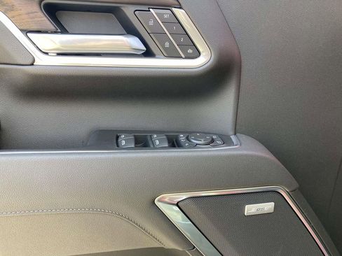 New 2026 GMC Sierra 2500 SLT w/ SLT Convenience Package image 15