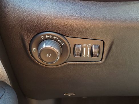 Used 2024 Jeep Compass Latitude AWD/4WD image 29