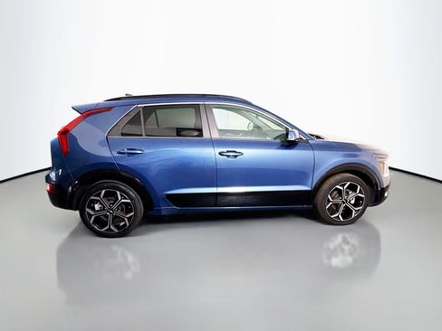 Used 2024 Kia Niro EX Touring FWD image 11