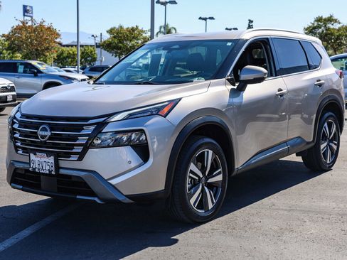 Used 2024 Nissan Rogue SL AWD/4WD image 20