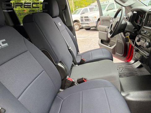 Used 2021 Chevrolet Silverado 1500 Custom Trail Boss w/ LPO, Dark Essentials Package AWD/4WD image 30