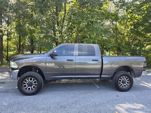 Used 2016 RAM 2500 Tradesman w/ Chrome Appearance Group AWD/4WD image 3