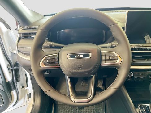 Used 2023 Jeep Compass High Altitude w/ Driver Assist Group I AWD/4WD image 11