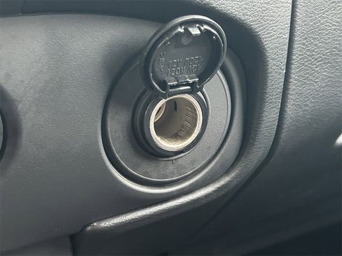 Used 2024 Nissan Frontier S w/ Technology Package image 25