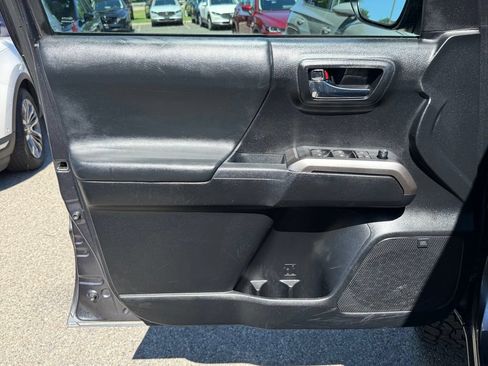 Used 2021 Toyota Tacoma Limited w/ Nightshade Package AWD/4WD image 30