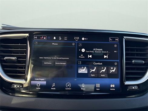 Used 2023 Chrysler Pacifica Touring-L image 25